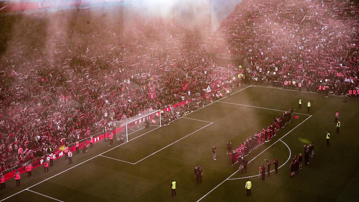 琼斯持球单打 右手抛投打成并加罚