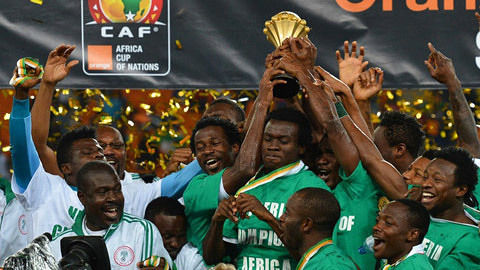 胜新疆发布会！杨鸣爆赞赵继伟但未回正轨