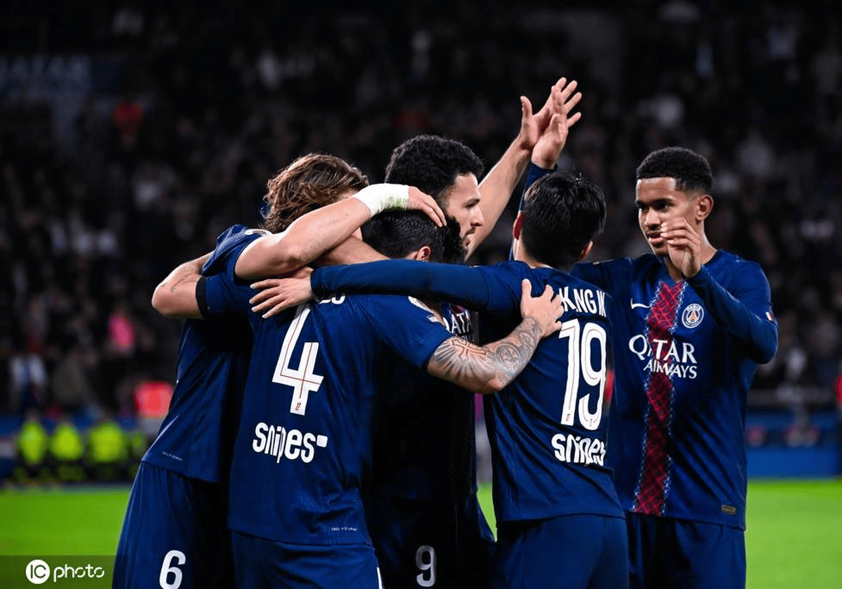 马尔卡宁33+7弗拉格26+10 爵士险胜独行侠结束五连败