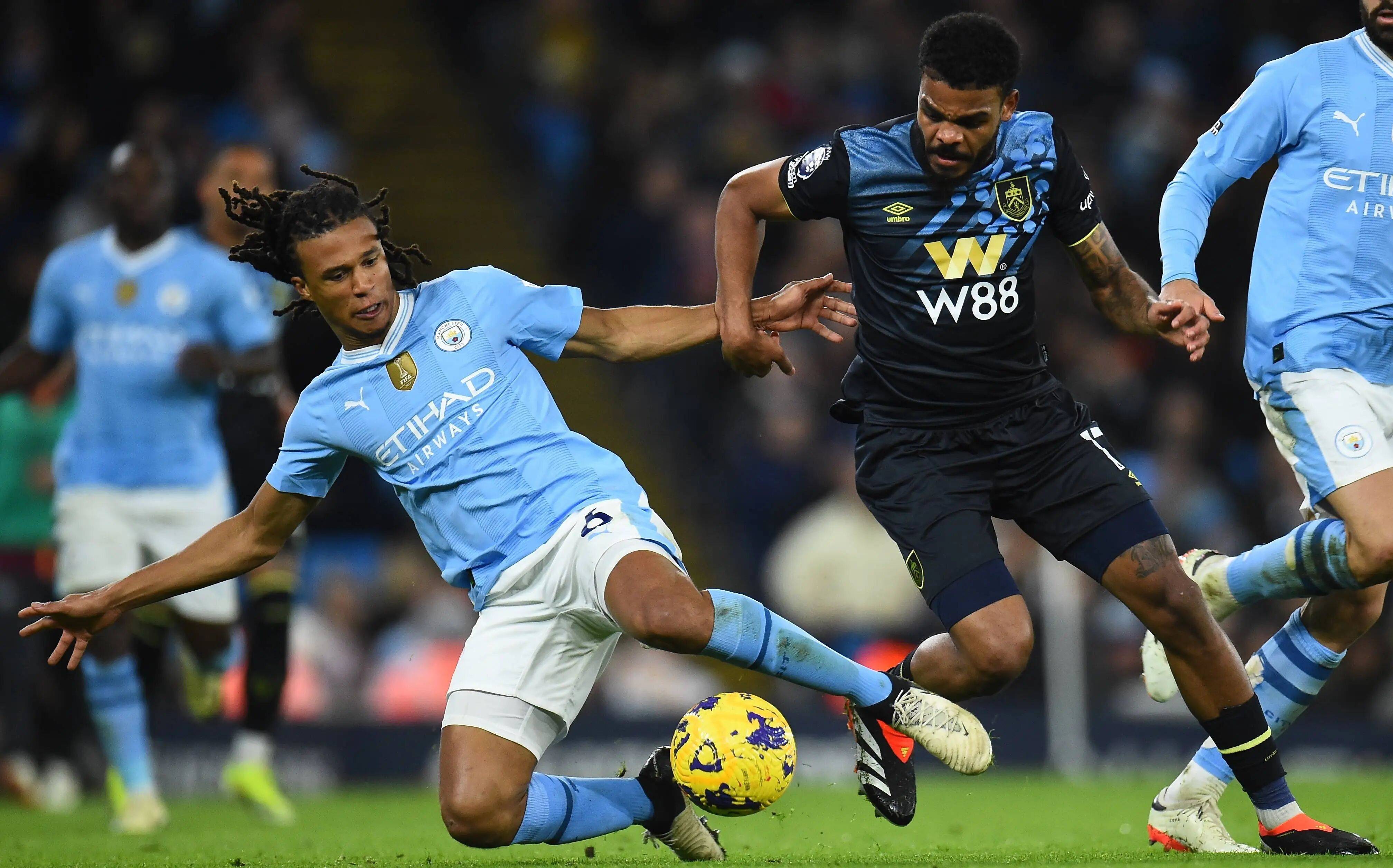 李新翔传射张琳芃赛季首球 上海海港3-0大连英博