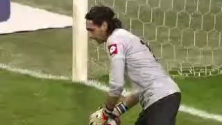 [中超]萨尔瓦多外脚背送挑传 李嗣镕头球破门